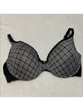 Adrienne Vittadini Black and White Geometric T-shirt Bra Size 38DD